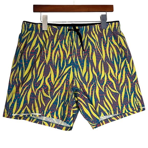 Maamgic 6 Inch Yellow Flame Hybrid Shorts Mens Large Pull-On Abstract Print - Picture 1 of 8